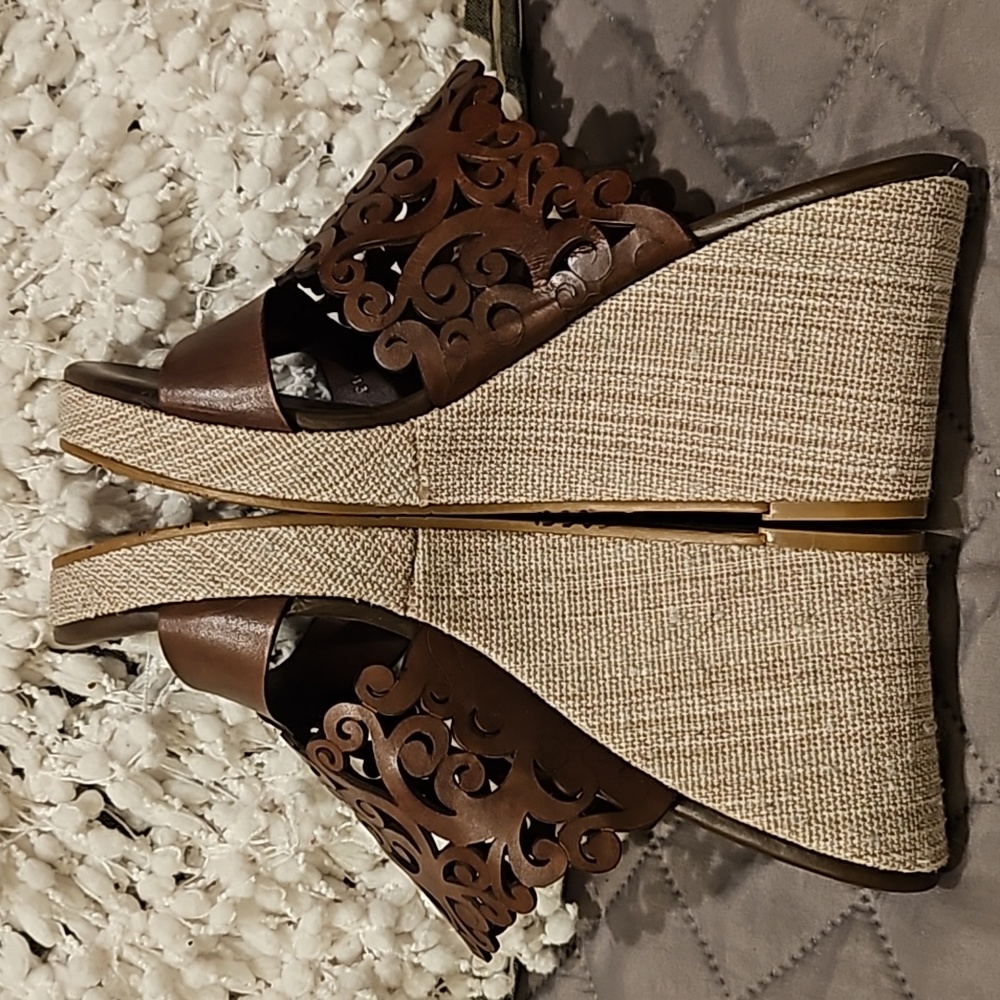 Brighton Wedges - Picture 6 of 16